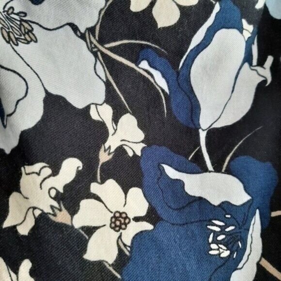 H&M | Sweetheart Neckline Floral Blue Button Down Blouse Top Sz 8 - Picture 5 of 13